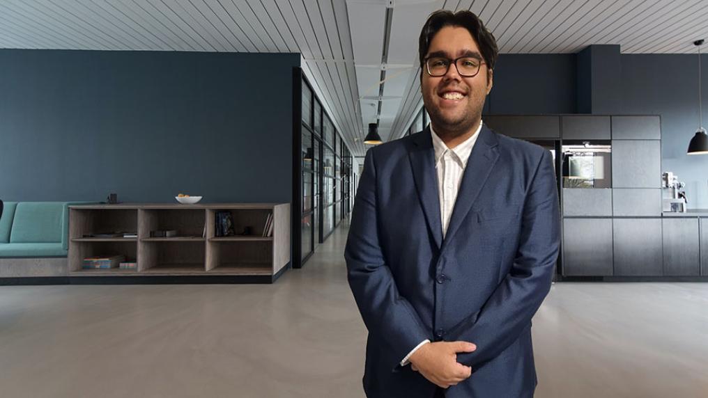 Amanda Frape, VU graduate